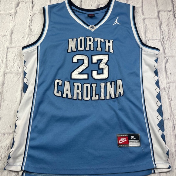 Nike Jordan North Carolina Jersey - Picture 4 of 11
